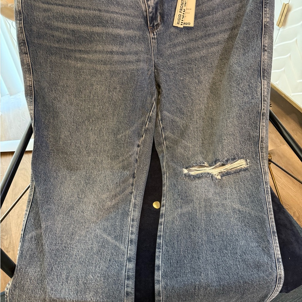Stylish Blue Distressed Women Jeans